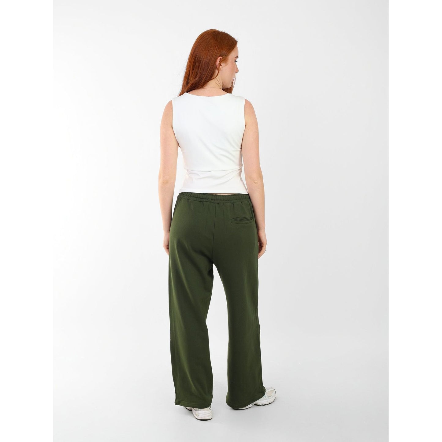 wideleg sweatpants over size line in front
