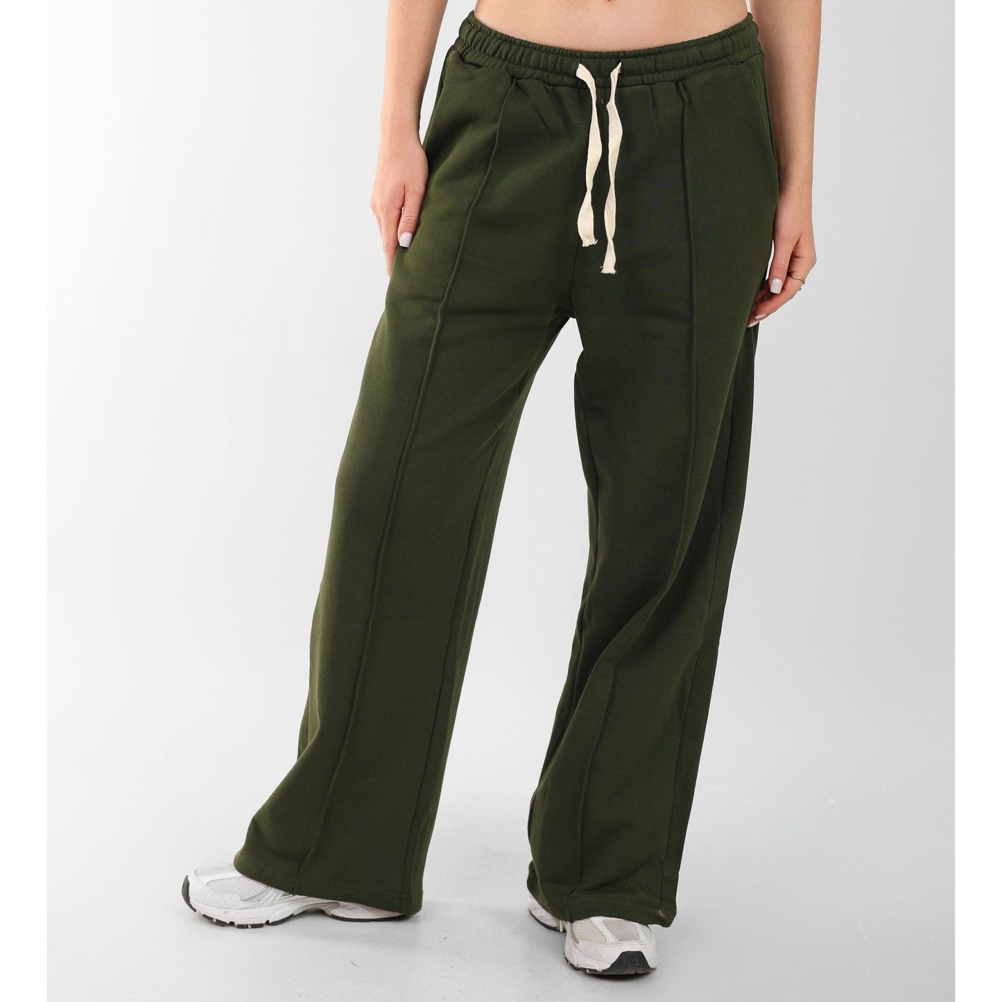 wideleg sweatpants over size line in front