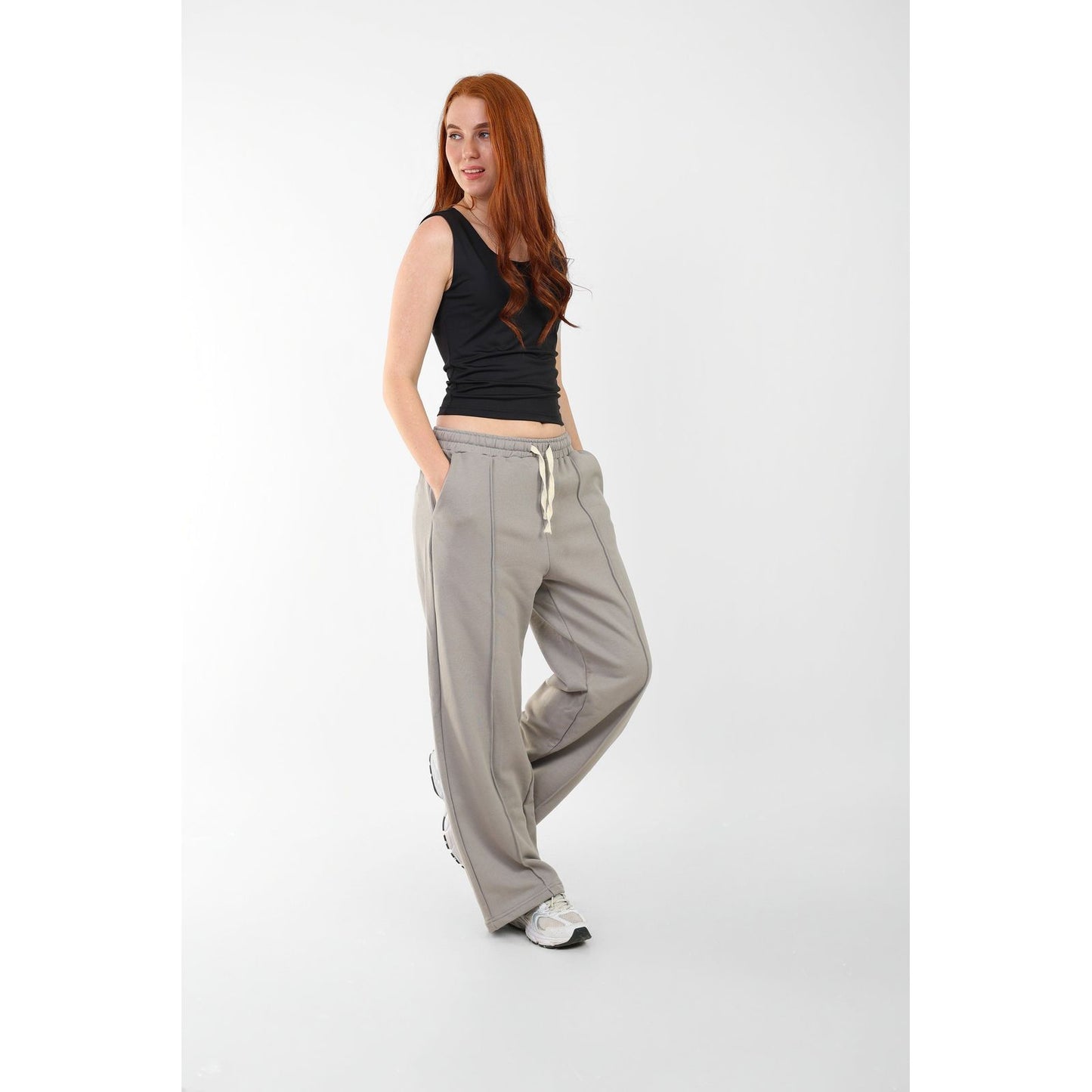 wideleg sweatpants over size line in front