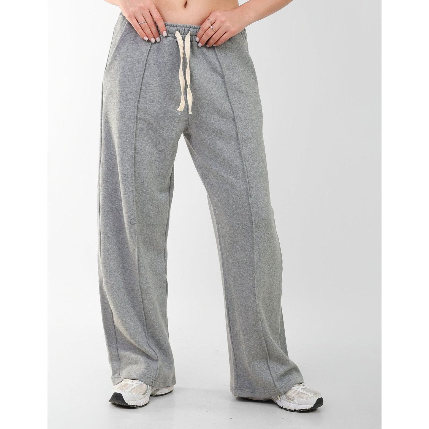 wideleg sweatpants over size line in front